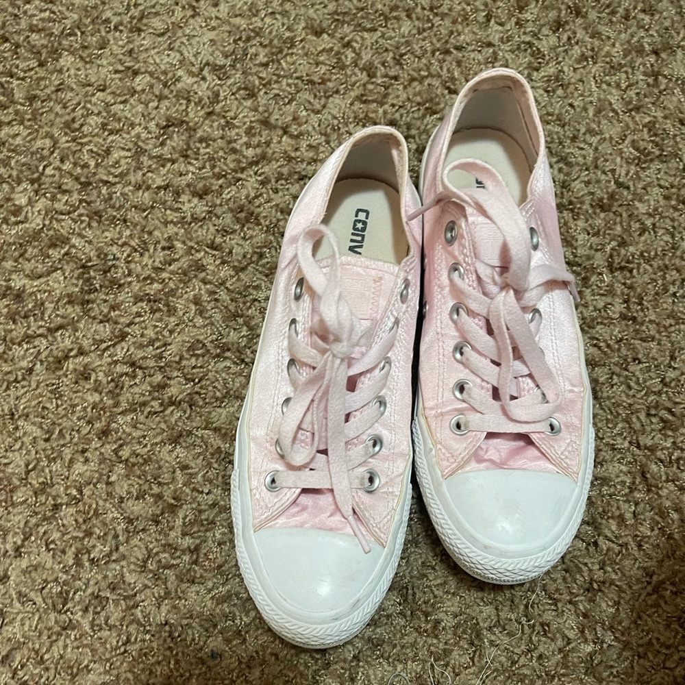 Converse Chuck Taylor Satin Pink low tops